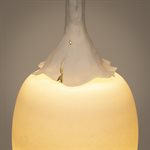 Lampe suspendue “Froufrou” en porcelaine avec effet Kintsugi