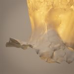 Lampe suspendue “Froufrou” en porcelaine avec effet Kintsugi