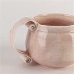 Plain pink porcelain mug with wide spiral handle Petit bol rose uni effet céramique façonnée 2
