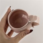 Plain pink porcelain mug with wide spiral handle Petit bol rose uni effet céramique façonnée 2