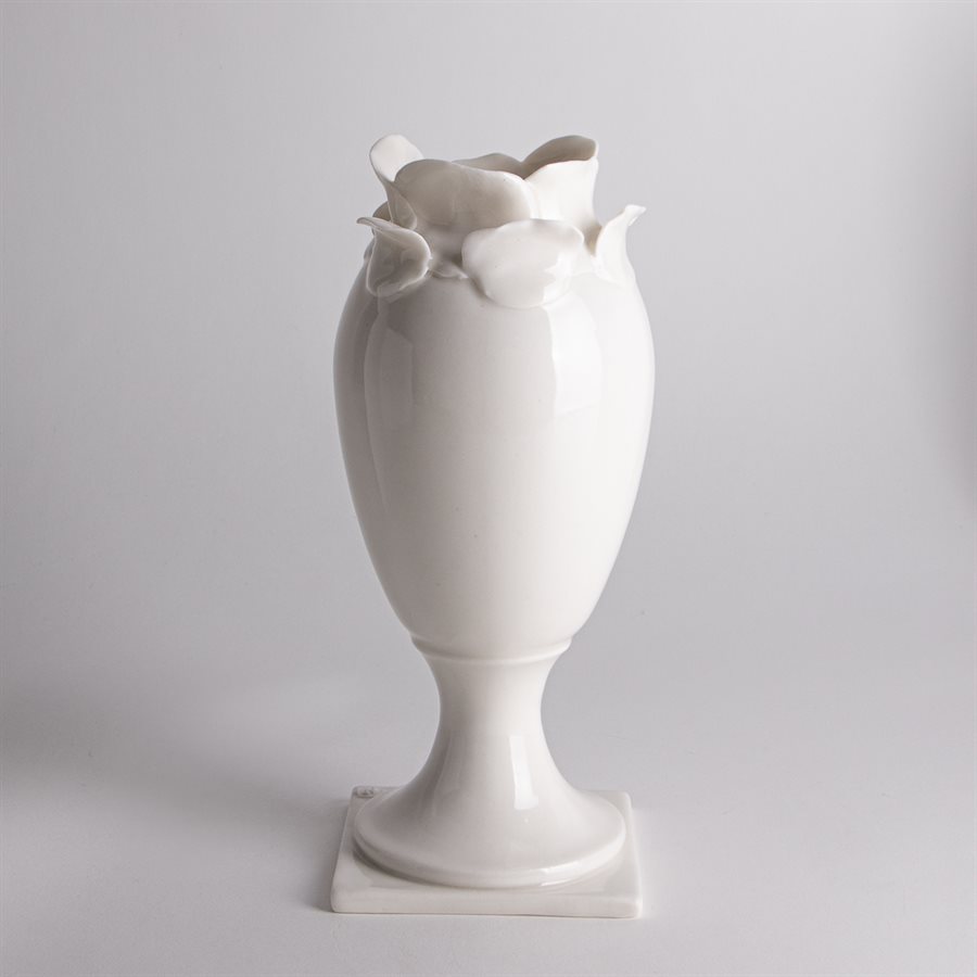 Plain white pinched porcelain vase on foot 1 Plain white pinched porcelain vase on foot 1