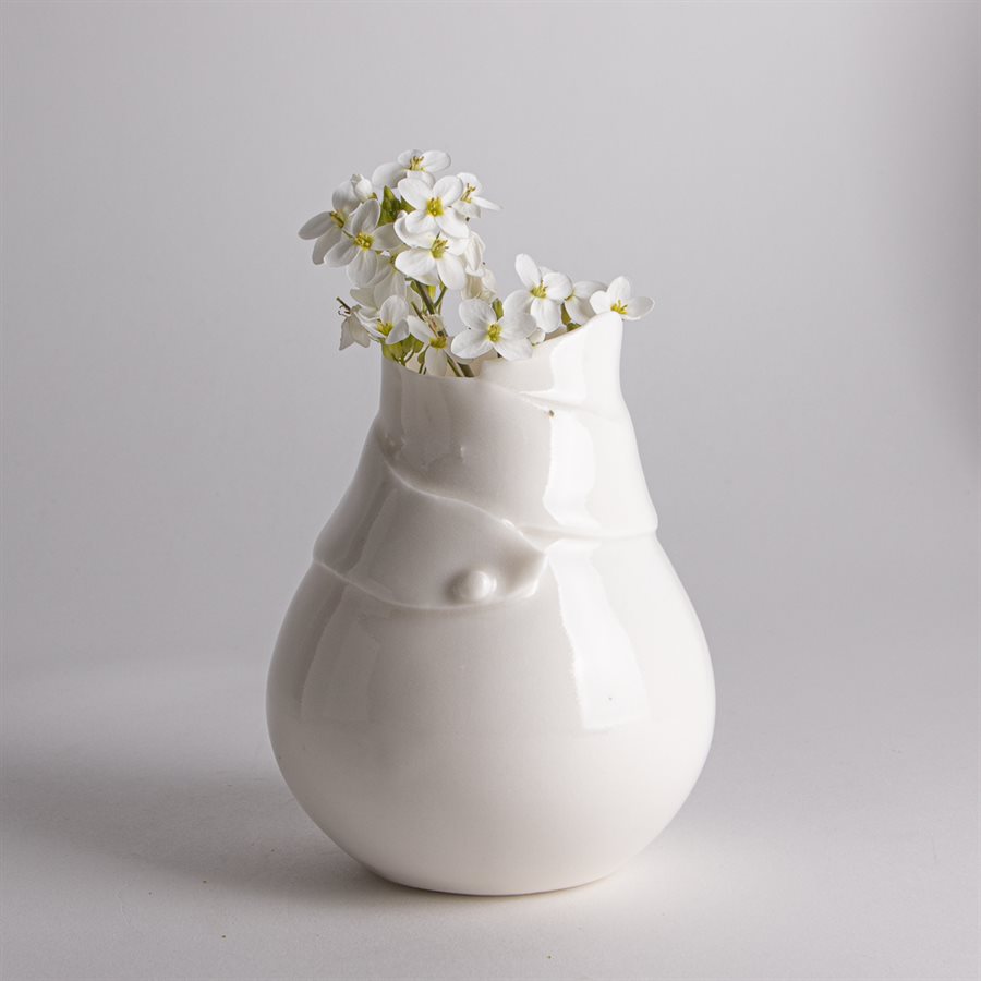 Petit vase en porcelaine pincée blanc uni 2