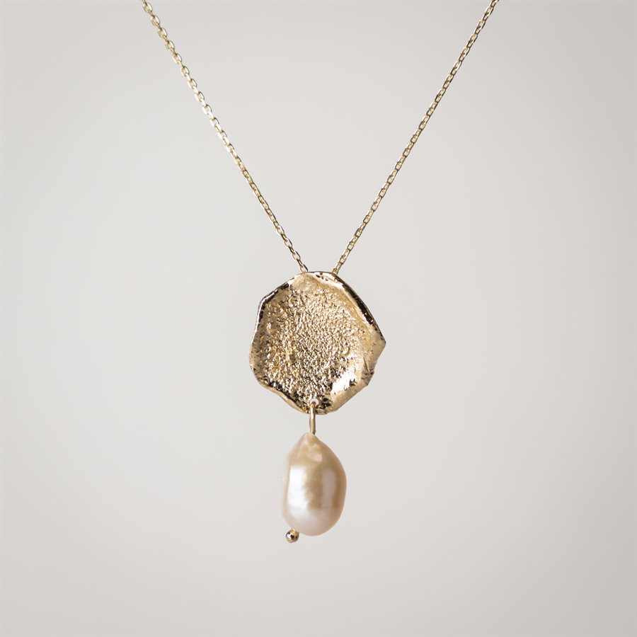 Fauve silver pendant - Gold plated and pink pearl Fauve silver pendant - Gold plated and pink pearl