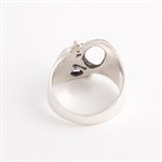 Bague en argent orné d'or, modèle ajouré désaxé, grandeur 7