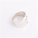 Silver ring adorned with a freshwater pearl, oval openwork model, size 8¼