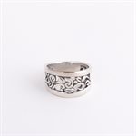 Openwork silver ring, foliage pattern, size 5½