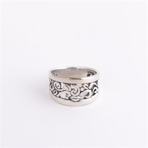 Bague en argent ajouré, motif feuillage, grandeur 5