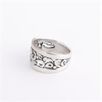 Openwork silver ring, foliage pattern, size 5½