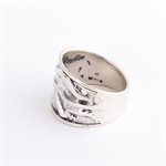 Bague large en argent texturé, effet tissu plissé, grandeur 9