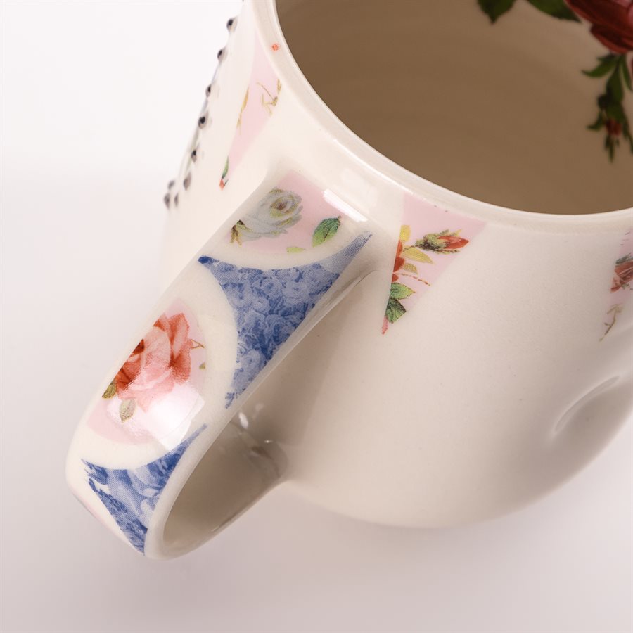 Grande tasse en céramique, collection Rococo Bling Bling, modèle 3 Grande tasse en céramique, collection Rococo Bling Bling, modèle 3