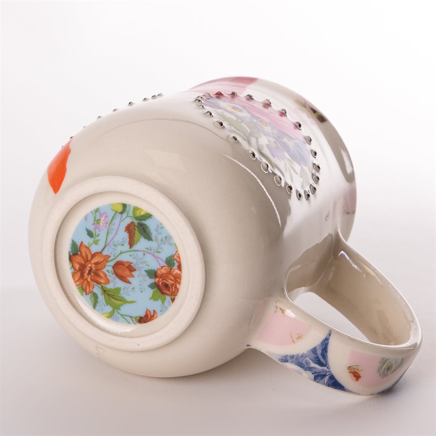 Grande tasse en céramique, collection Rococo Bling Bling, modèle 3 Grande tasse en céramique, collection Rococo Bling Bling, modèle 3