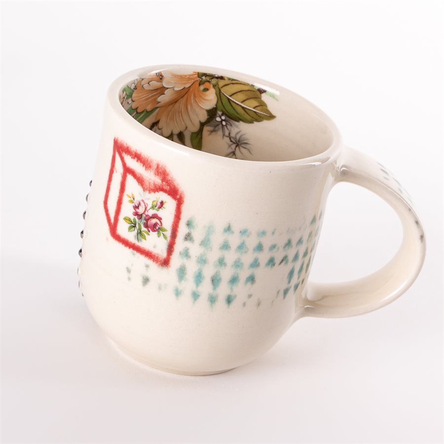 Petite tasse en céramique, collection Rococo Bling Bling, modèle 1 Petite tasse en céramique, collection Rococo Bling Bling, modèle 1