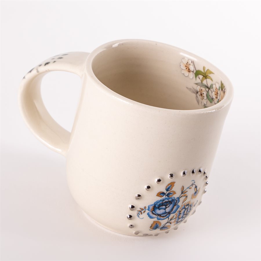 Petite tasse en céramique, collection Rococo Bling Bling, modèle 1 Petite tasse en céramique, collection Rococo Bling Bling, modèle 1