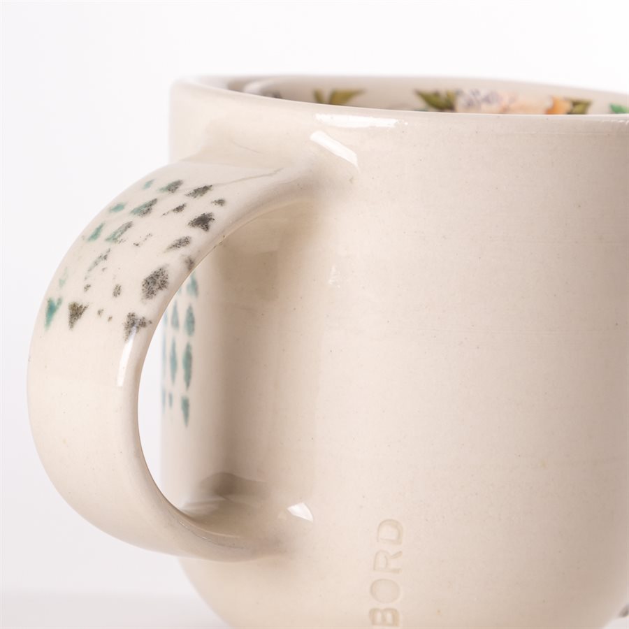Petite tasse en céramique, collection Rococo Bling Bling, modèle 1 Petite tasse en céramique, collection Rococo Bling Bling, modèle 1