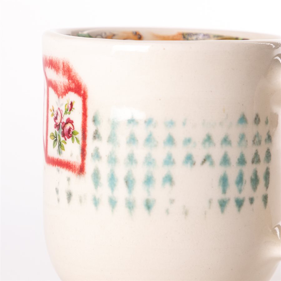 Petite tasse en céramique, collection Rococo Bling Bling, modèle 1 Petite tasse en céramique, collection Rococo Bling Bling, modèle 1