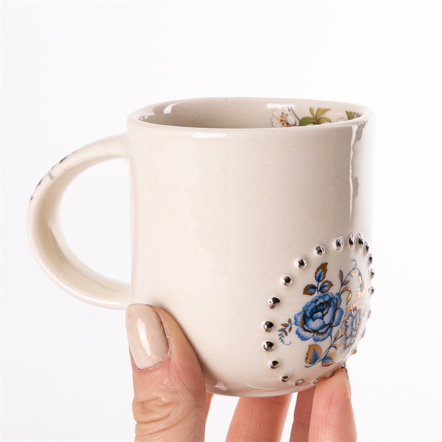 Petite tasse en céramique, collection Rococo Bling Bling, modèle 1 Petite tasse en céramique, collection Rococo Bling Bling, modèle 1