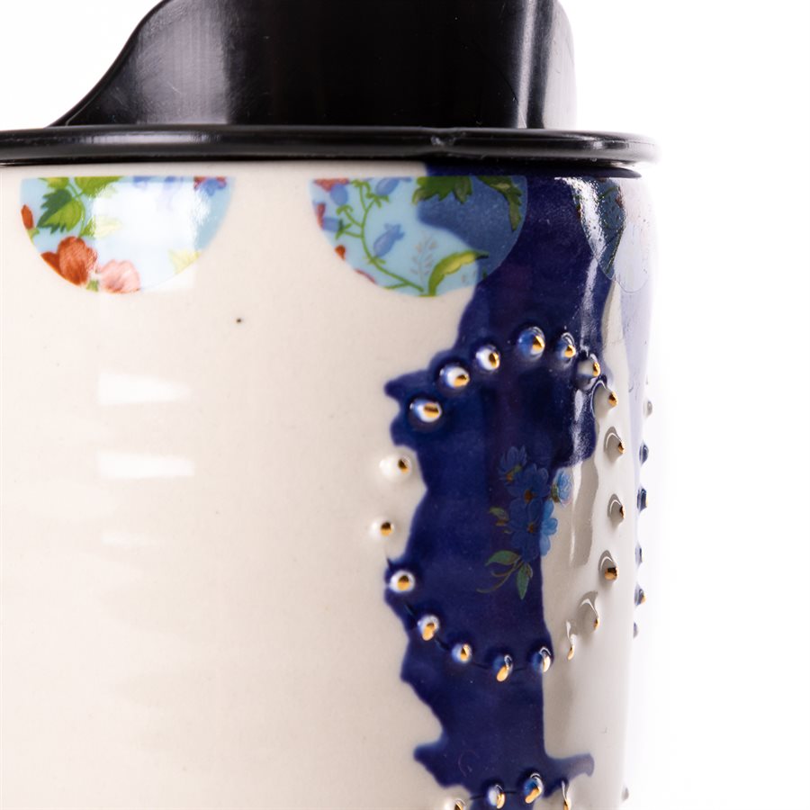 Tasse de voyage en céramique avec couvercle, collection Rococo Bling Bling, modèle 1 Tasse de voyage en céramique avec couvercle, collection Rococo Bling Bling, modèle 1