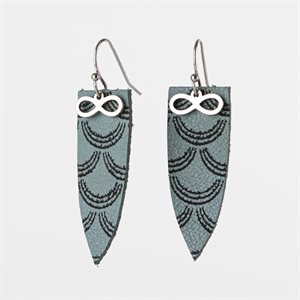 Boucle d'oreille unique en cuir sérigraphié 15