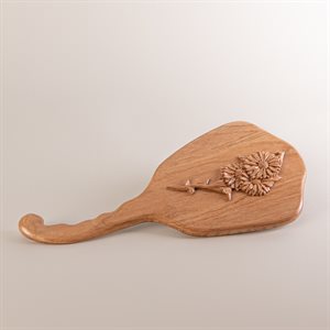 Miroir coiffeuse en noyer cendré sculpté, modèle marguerite