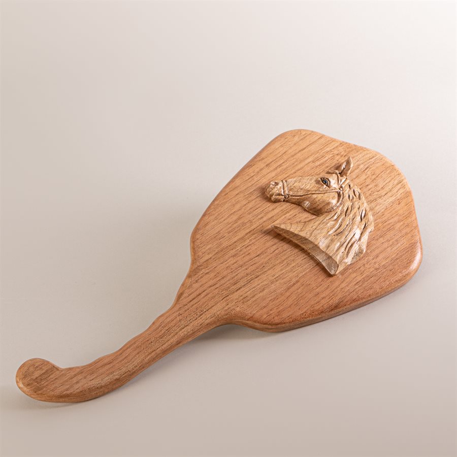 Dressing mirror in carved butternut, horse model Dressing mirror in carved butternut, horse model