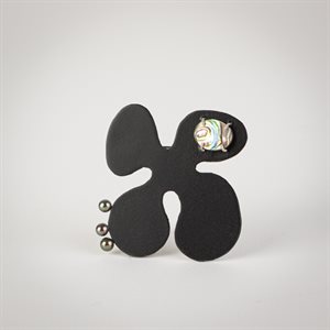 Broche unique Chromosome en acier, argent et perle irradiées