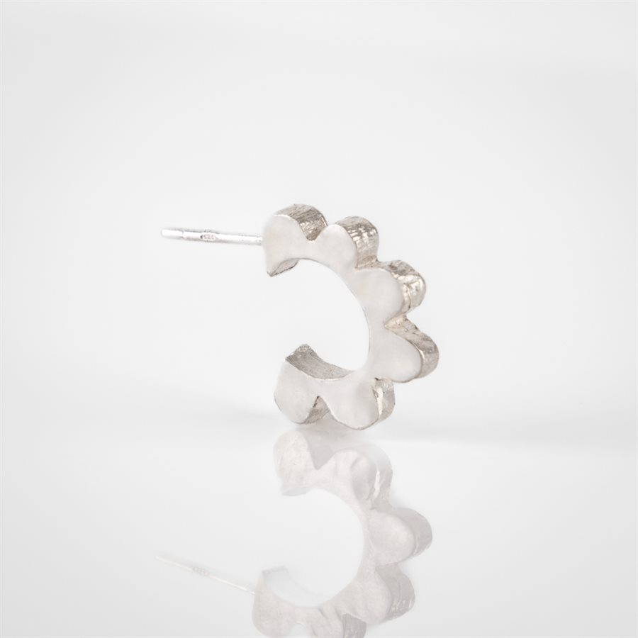 3 / 4 Scallop earring on stud -  3 / 4 Scallop earring on stud -