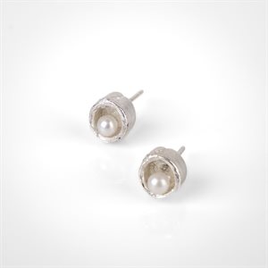Large stud earring - 