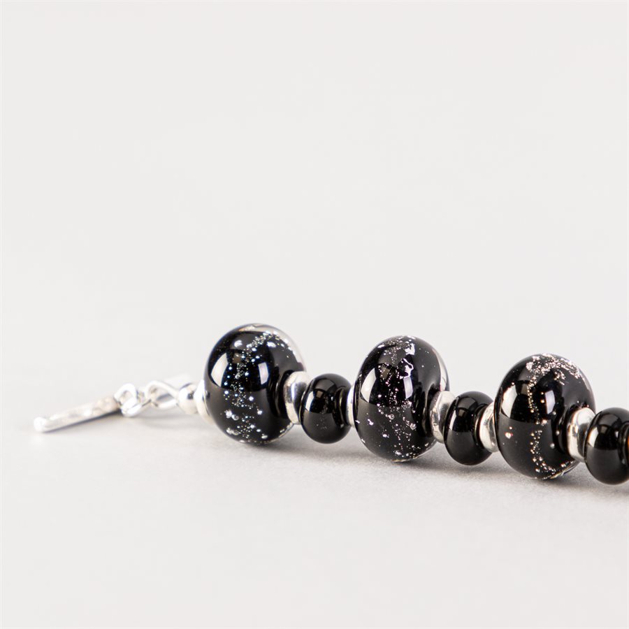 Bracelet en billes de verre faites main, avec feuilles d'argent Bracelet en billes de verre faites main, avec feuilles d'argent