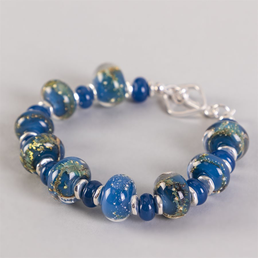 Bracelet en billes de verre faites main, avec feuilles d'argent Bracelet en billes de verre faites main, avec feuilles d'argent