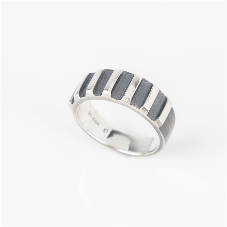 Jonc 8 mm avec 7 lignes verticales en argent brossé