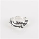 Domed flame effect bangle ring