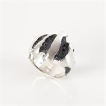 Bague avec ornement légèrement bombé effet 3 gravures - Grandeur 9