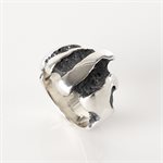 Bague avec ornement légèrement bombé effet 3 gravures - Grandeur 9