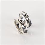 Jonc demi tête de mort gravé - DROIT