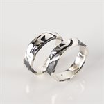 Jonc demi tête de mort gravé - DROIT