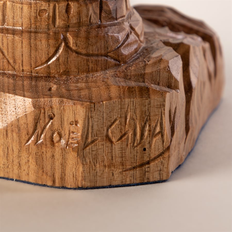 Phare du pilier miniature en bois sculpté, grand format Phare du pilier miniature en bois sculpté, grand format