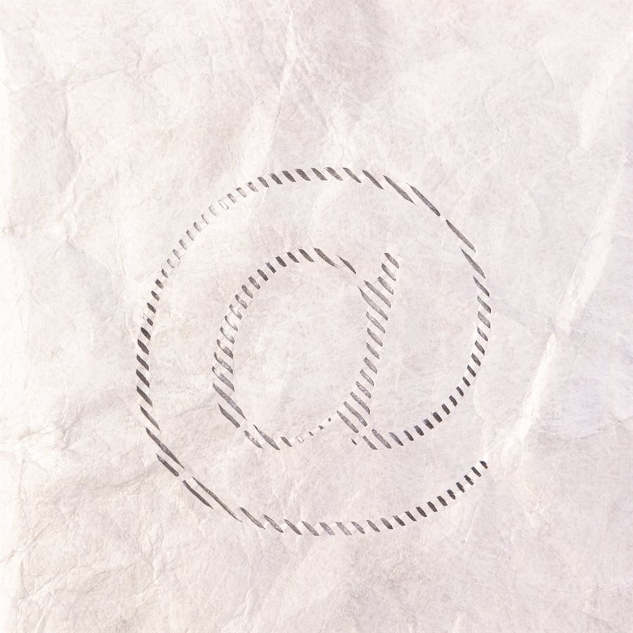 Étui porte-tout, petit format, modèle @, cendré et argent Étui porte-tout, petit format, modèle @, cendré et argent