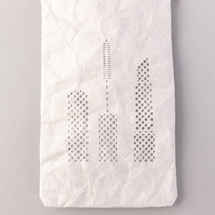Étui porte-tout, petit format, modèle maquillage, blanc et argent Étui porte-tout, petit format, modèle maquillage, blanc et argent