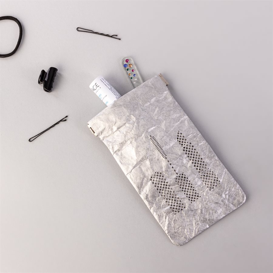 Étui porte-tout, petit format, modèle maquillage, argent et gris Étui porte-tout, petit format, modèle maquillage, argent et gris