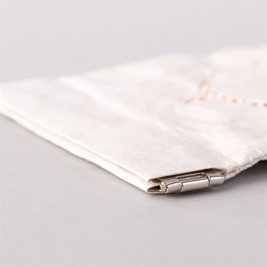 Étui à lunette, modèle classique, blanc et or Étui à lunette, modèle classique, blanc et or