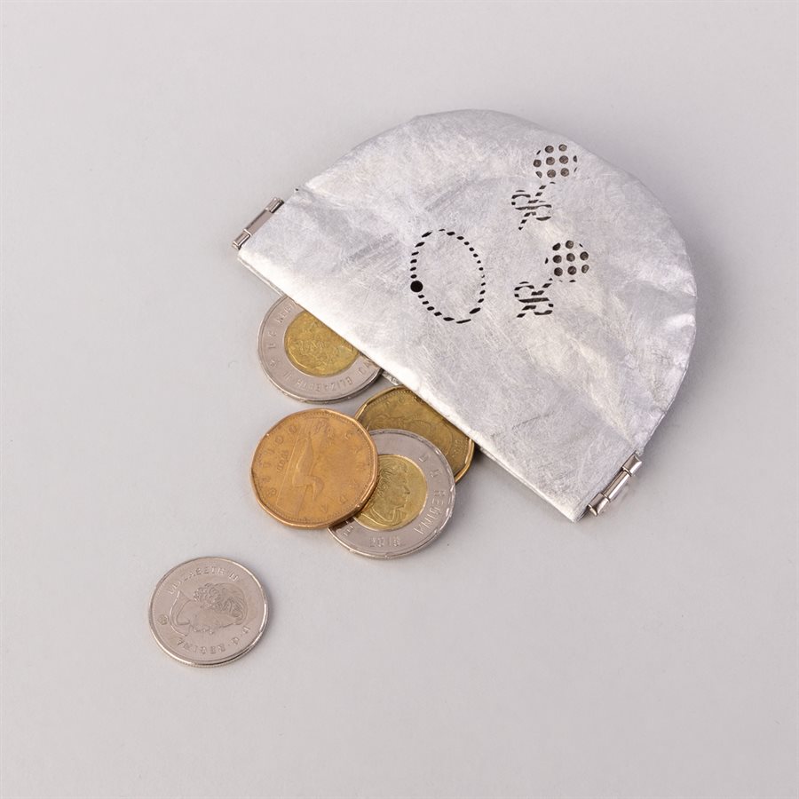Portemonnaie en tyvek, modèle bijoux, argent et gris Portemonnaie en tyvek, modèle bijoux, argent et gris