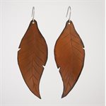 Boucle d'oreille grosse feuille en cuir repoussé - Tan Boucle d'oreille grosse feuille en cuir repoussé - Tan