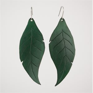Large embossed leather leaf earring - Vert