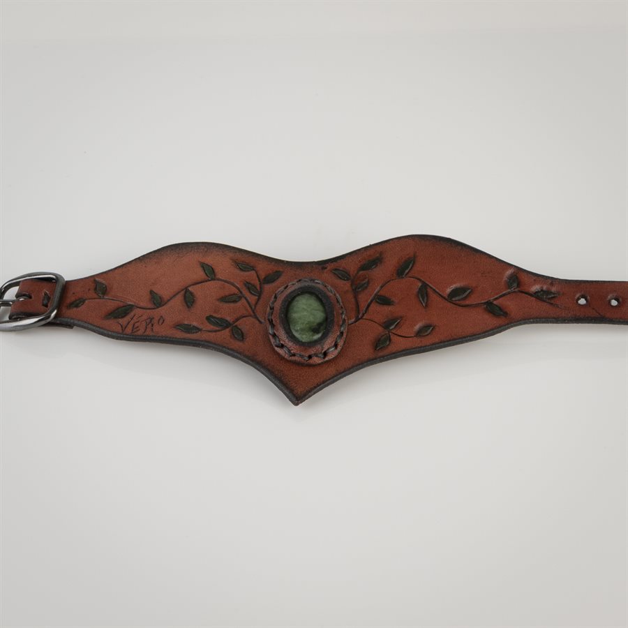 Bracelet en cuir repoussé feuillage avec pierre incrusté - Brun auburn Bracelet en cuir repoussé feuillage avec pierre incrusté - Brun auburn