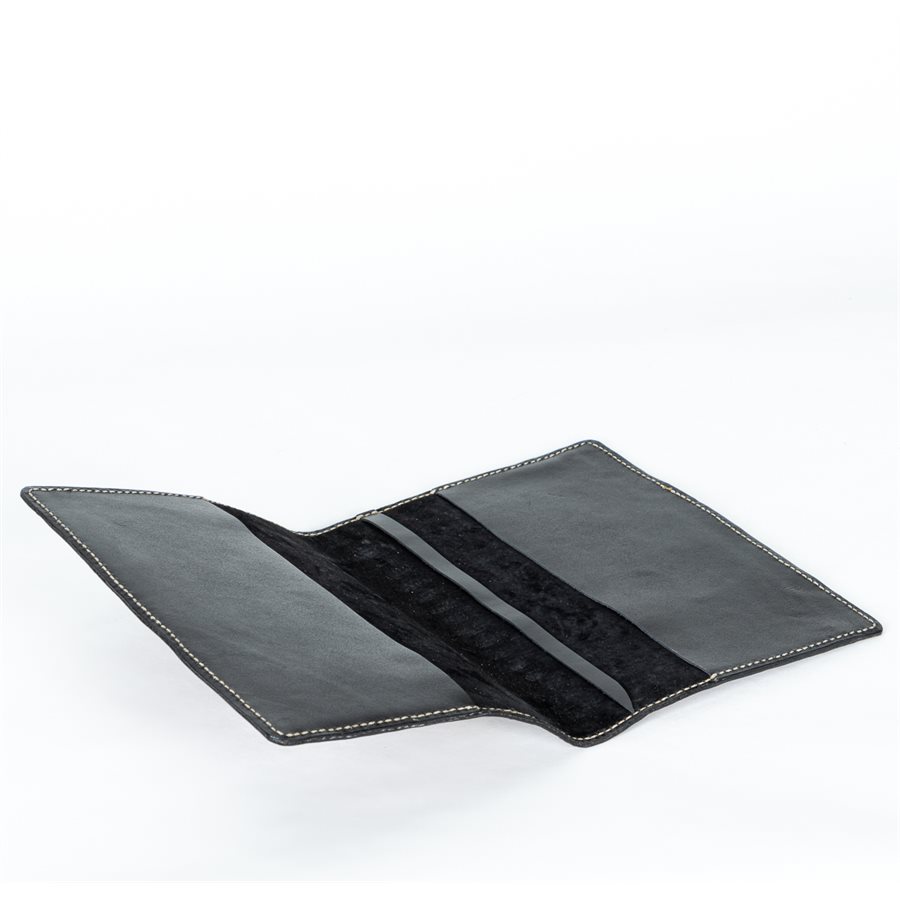 Couvre-livre ou couvre-carnet en cuir repoussé Couvre-livre ou couvre-carnet en cuir repoussé