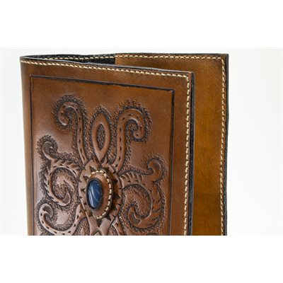 Couvre agenda en cuir repoussé Couvre agenda en cuir repoussé