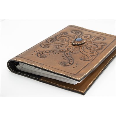 Couvre agenda en cuir repoussé Couvre agenda en cuir repoussé