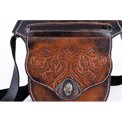 Sac de taille transformable en sac bandoulière, cuir repoussé Sac de taille transformable en sac bandoulière, cuir repoussé
