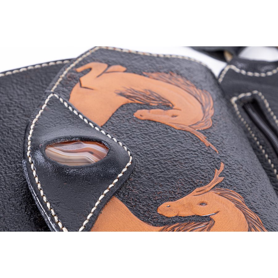 Sac de taille transformable en sac bandoulière, cuir repoussé Sac de taille transformable en sac bandoulière, cuir repoussé