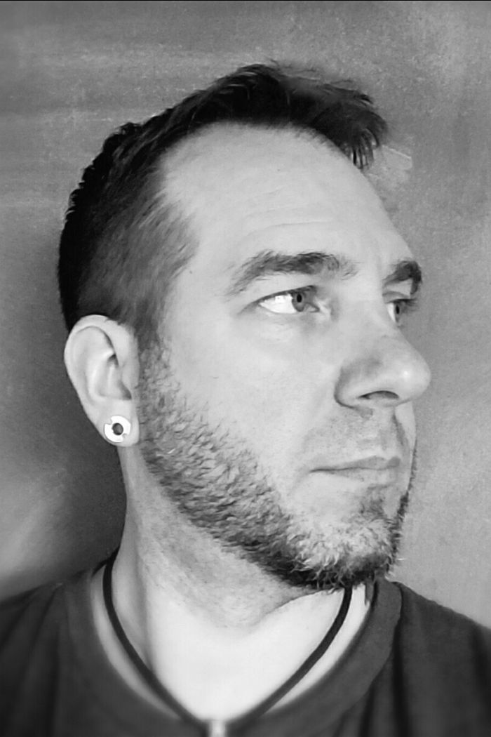 Jeweler artist Mathieu Roy's portrait Jewelry artist Mathieu Roy's portrait